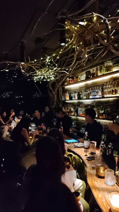 บรรยากาศ Root Bar