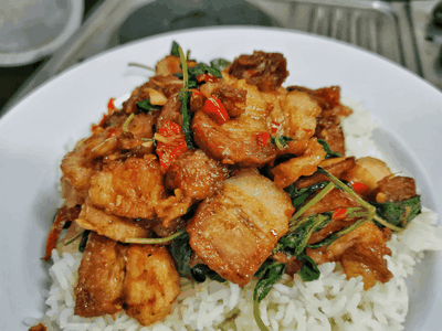 ข้าวกระเพราหมูกรอบ