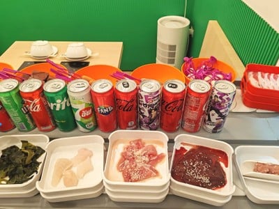 อาหาร หรือ เครื่องดื่ม