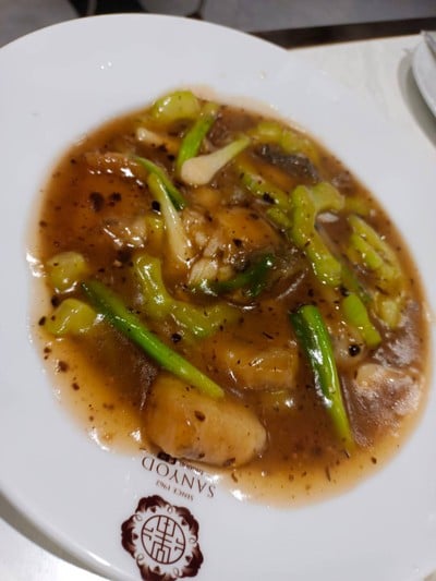 เส้นใหญ่ราดหน้ามะระปลาเต้าซี่