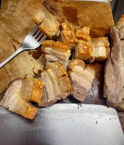 วิธีทำ ผัดไทยหมูกรอบ