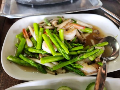 หน่อไม้ฝรั่งผัดกุ้ง