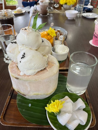 ไอติมมะพร้าวอ่อน