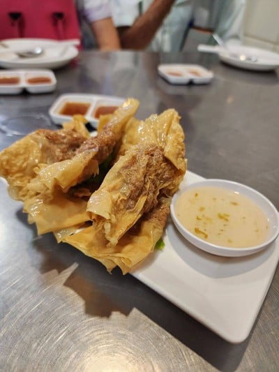 ฟองเต้าหู้ห่อกุ้งทอด