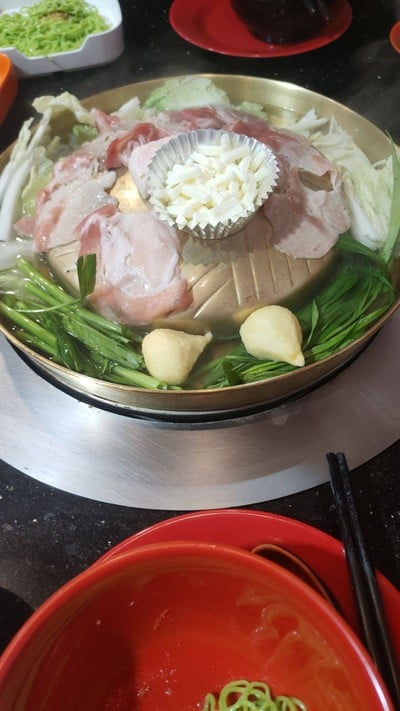 อาหาร หรือ เครื่องดื่ม