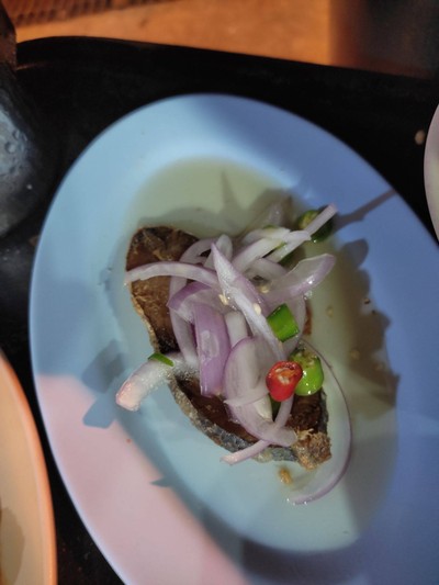 ยำปลาเค็ม