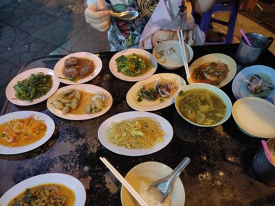 อาหาร หรือ เครื่องดื่ม