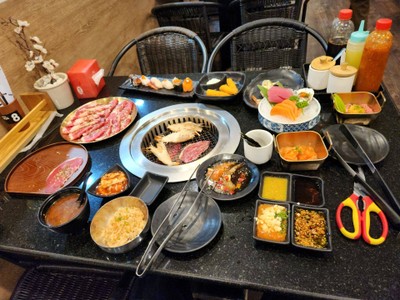 อาหาร หรือ เครื่องดื่ม