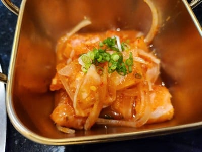 ยำแซลมอน