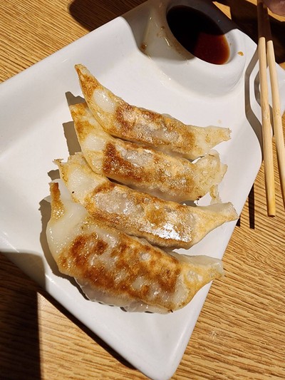 เกี๊ยวซ่า (6 ชิ้น)