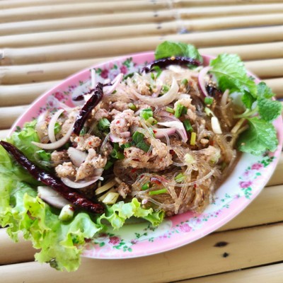 ลาบวุ้นเส้น