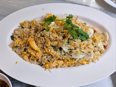 ข้าวผัดปูก้อน