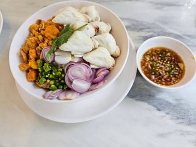 ข้าวขยำปู/ไข่ปู