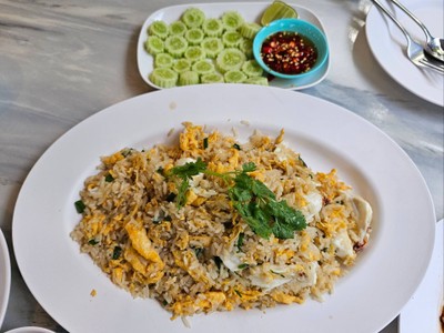ข้าวผัดปูก้อน