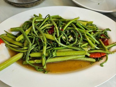 ผัดผักกระเฉด