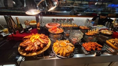 อาหาร หรือ เครื่องดื่ม