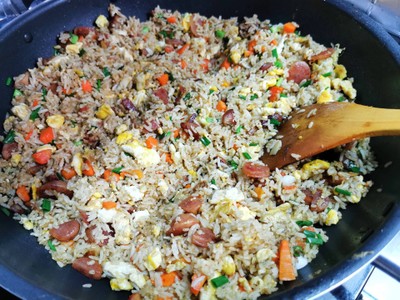 วิธีทำ ข้าวผัดกุนเชียง วิธีทำ ข้าวผัดกุนเชียง