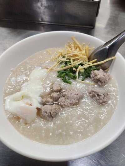 โจ๊กหมูล้วน (ไม่มีเครื่องใน)
