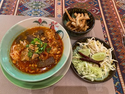 ชุดเซ๊ตขนมจีนน้ำเงี้ยว