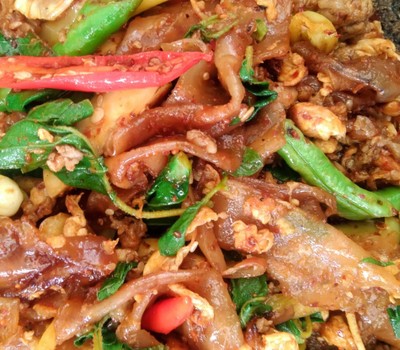 อาหาร หรือ เครื่องดื่ม