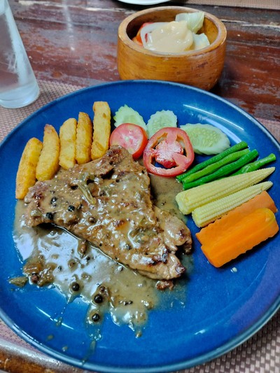 สเต็กเนื้อสัน พริกไทยดำ