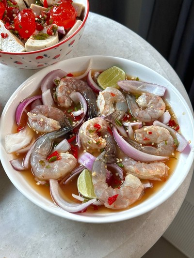 ยำกุ้งสด