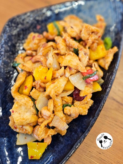 ไก่ผัดเม็ดมะม่วง