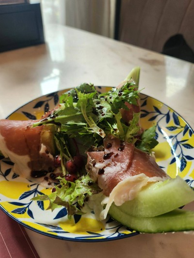 อาหาร หรือ เครื่องดื่ม