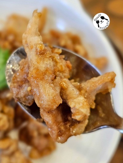 หมูทอดกระเทียม