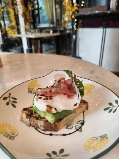 อาหาร หรือ เครื่องดื่ม