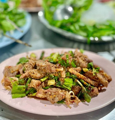 🐷 น้ำตกหมู. (ราคา 100 บาท)