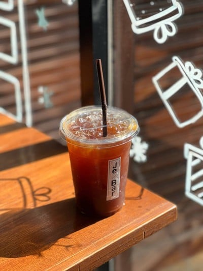 เฌอบาร์แพร่ Je Bar Coffee &Pastry แพร่