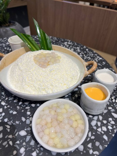 Salty Egg Yolk Bua-loi Bingsu