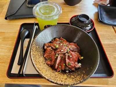 ข้าวหน้าเนื้อเอ็มเพอเรอร์