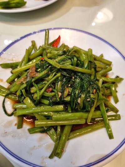 ผัดผักบุ้งไฟแดง