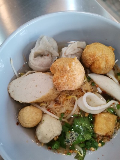 บะหมี่แบนต้มยำ