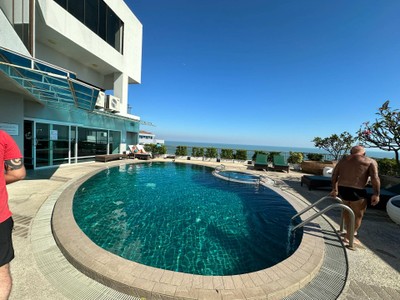 สระว่ายน้ำ/ชายหาด