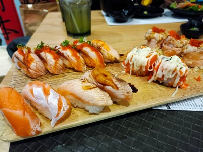 อาหาร หรือ เครื่องดื่ม