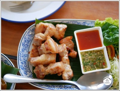 หมูสามชั้นทอดน้ำปลา