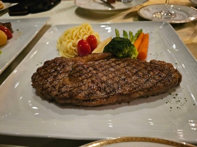 สเต็กเนื้อ