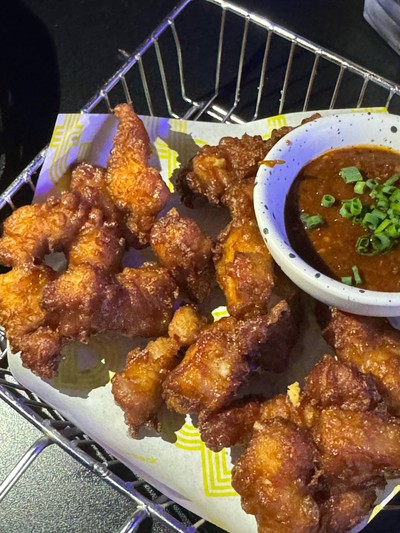 หมูสามชั้นทอดน้ำปลาซอสแจ่ว