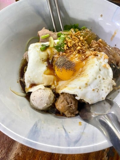 เมนูของร้าน BT ก๋วยเตี๋ยวเลือดเดือด บางมด
