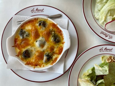 escargots aux beurre parsley-garlic butter sause