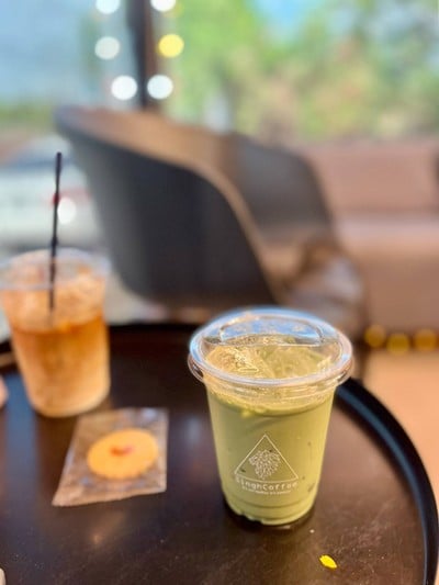 🍵 Iced Uji Matcha Latte. (Price 90 Baht.)