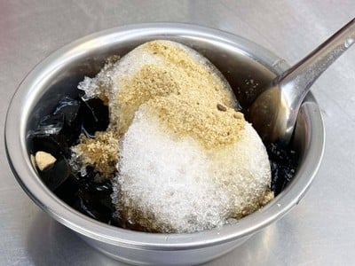 เฉาก๊วยน้ำเชื่อมโบราณ