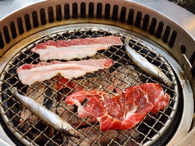 อาหาร หรือ เครื่องดื่ม