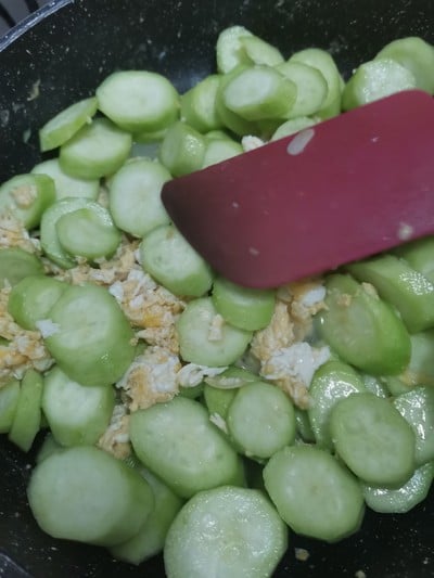 วิธีทำ บวบผัดไข่