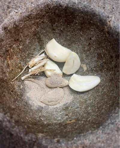 วิธีทำ ปลาหมึกยัดไส้ชุบแป้งทอด 🦑 วิธีทำ ปลาหมึกยัดไส้ชุบแป้งทอด 🦑