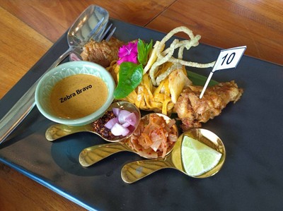 ข้าวซอยไก่ใจโลเล