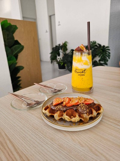 Blanc Café & Eatery